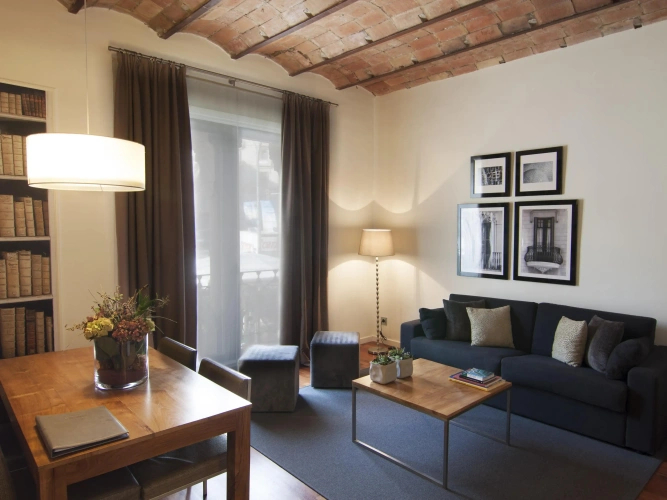 2 Bedrooms Apartment
