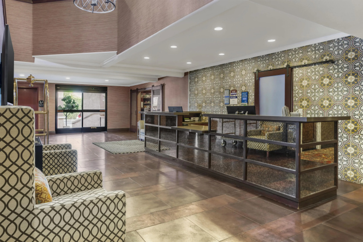 Best Western Plus Brookside Inn