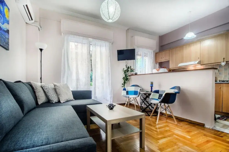 Elegant and renovated flat in Dafni
