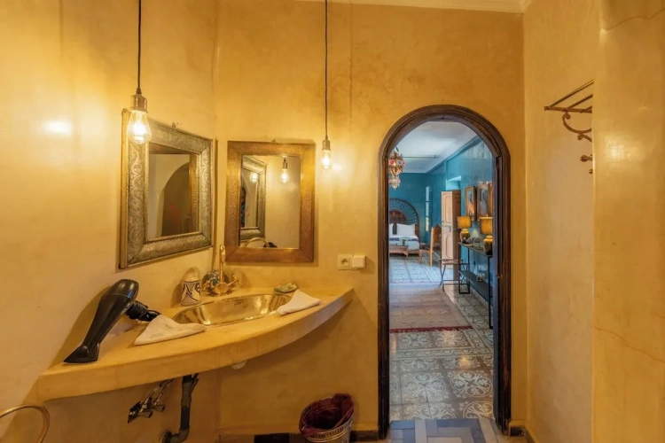 Deluxe room with courtyard view