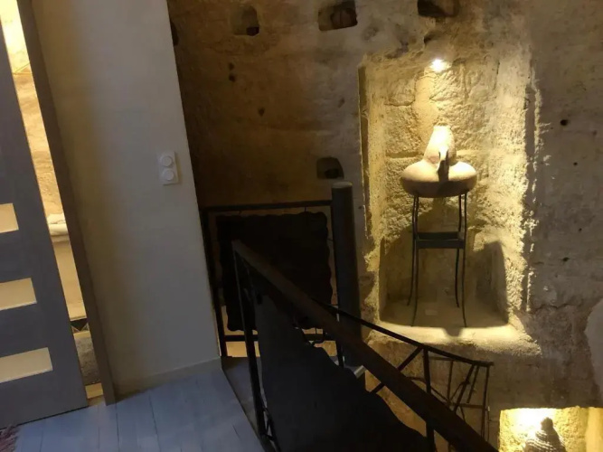 Troglodyte Loft 2