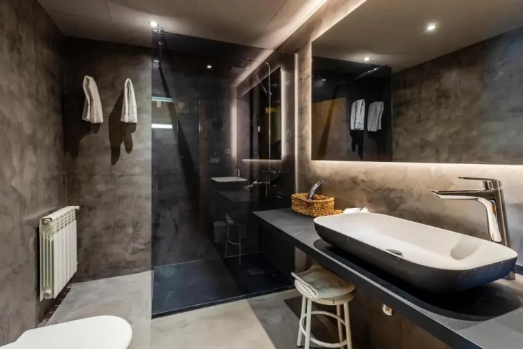 Apartment with balcony