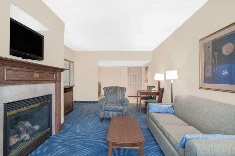 Deluxe Double Suite