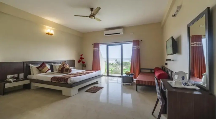 Standard Triple room