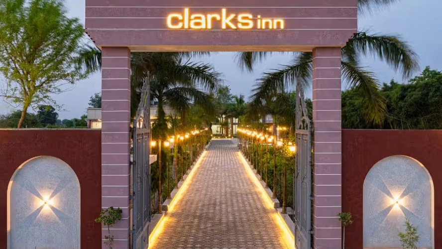 Clarks Inn Bichpuri, Agra