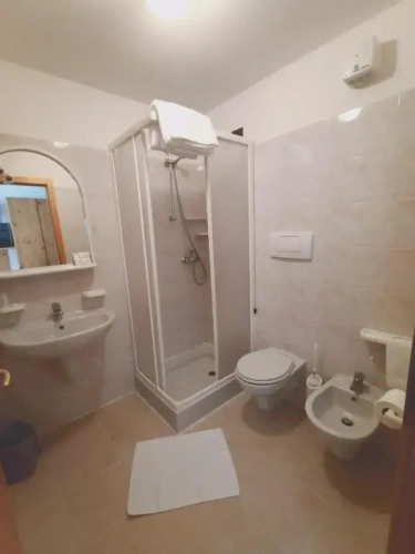 Standard Triple room with balcony