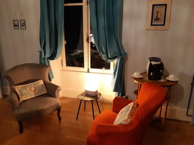 2 Bedrooms Standard Quadruple Family room with garden view