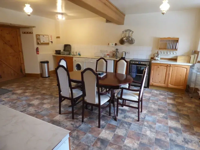 2 Bedrooms Cottage