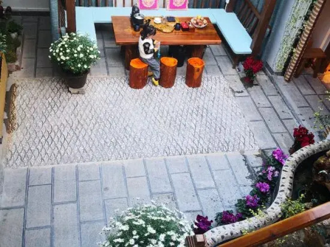 Lijiang Tianzi Garden Inn