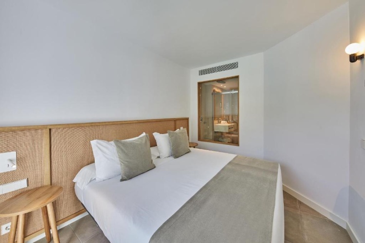 1 Bedroom Deluxe Apartment