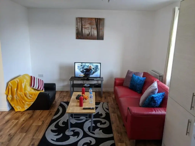 2 Bedrooms Apartment
