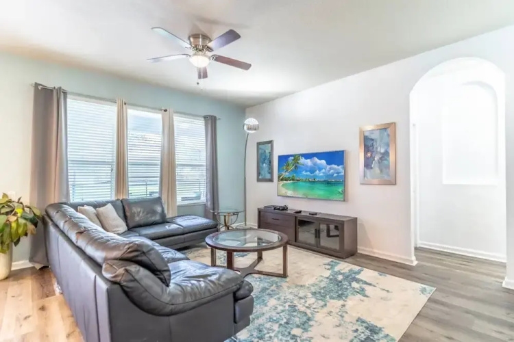 7812 Windsor Hills
