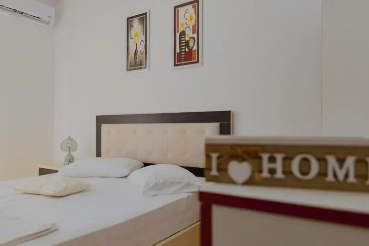 Eleni Guest House