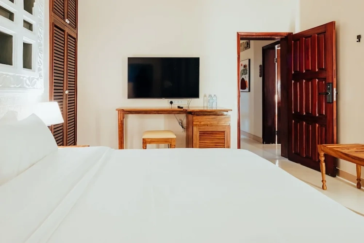 Deluxe Double room with city view