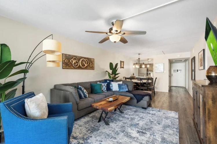 2 Bedrooms Apartment