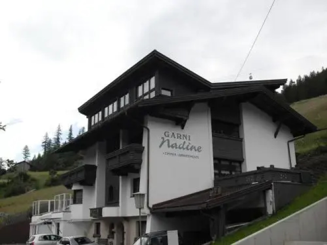 Garni Nadine