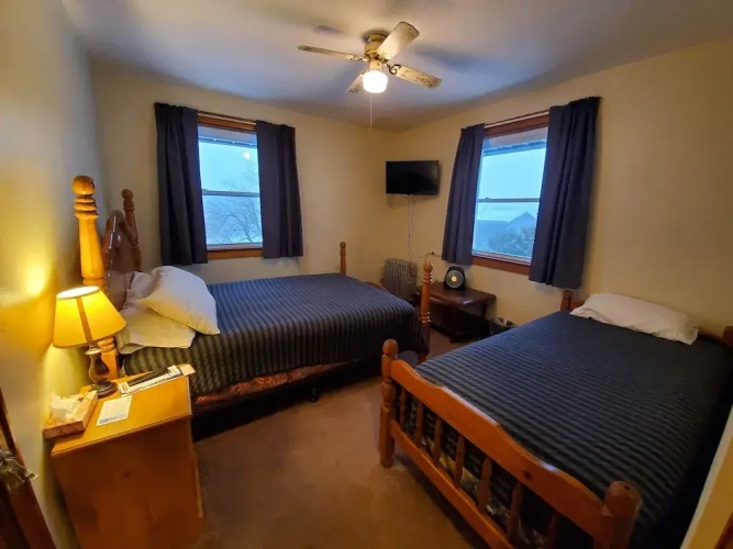 1 Bedroom Standard Double room with mountain view