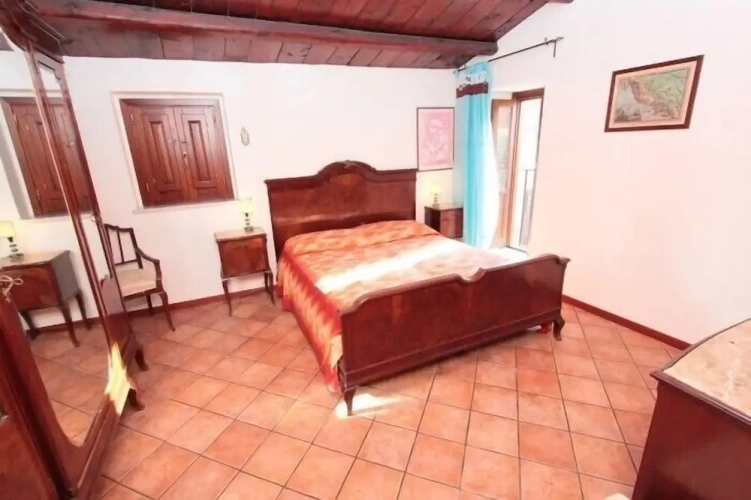 3 Bedrooms Apartment