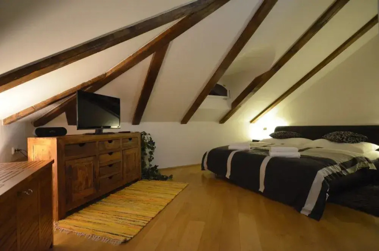 Attic Hroznova - Charles Bridge