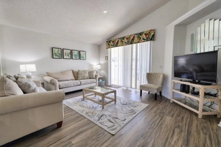 4 Bedrooms Cottage
