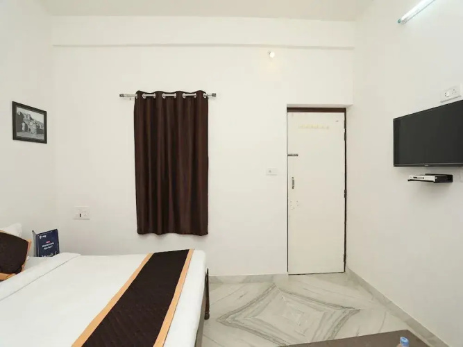 OYO 9470 The Grace Inn