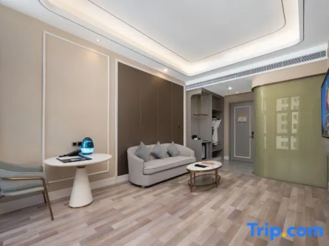 Deluxe Suite