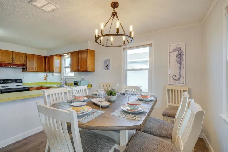 Updated Kitty Hawk Semi-oceanfront w/ Ocean Views