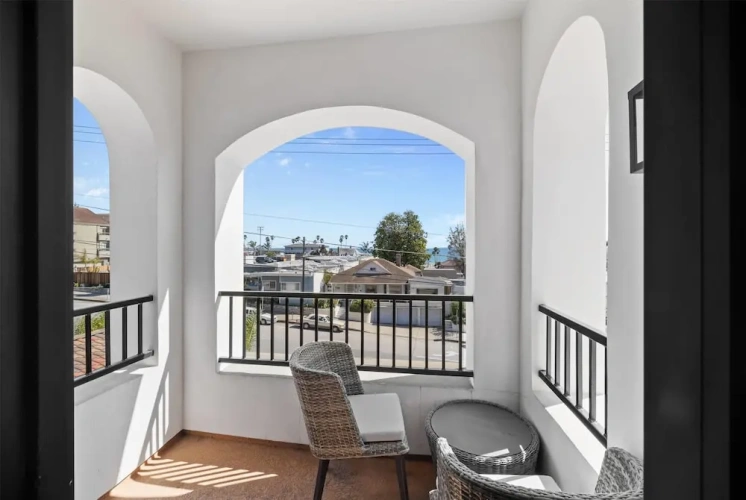 Double Suite with balcony and with partial ocean view