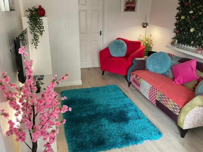 2 Bedrooms Apartment