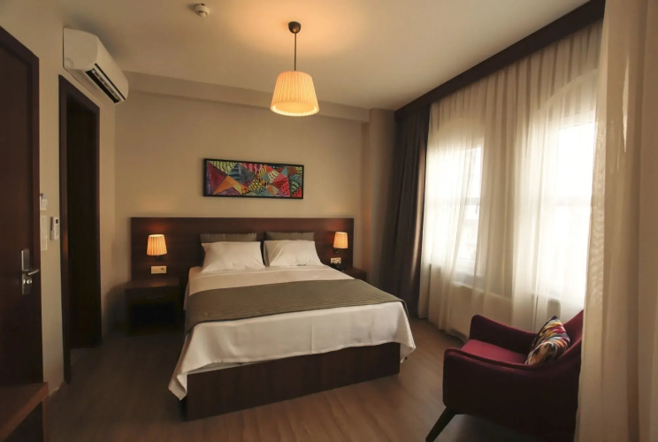 Cordis Hotel