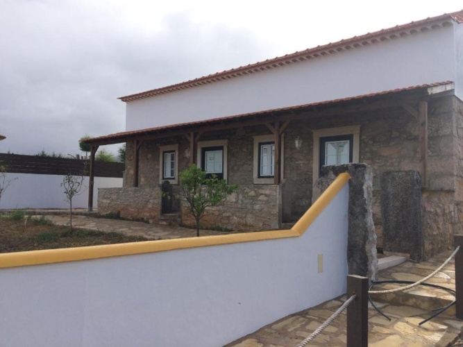 2 Bedrooms Cottage