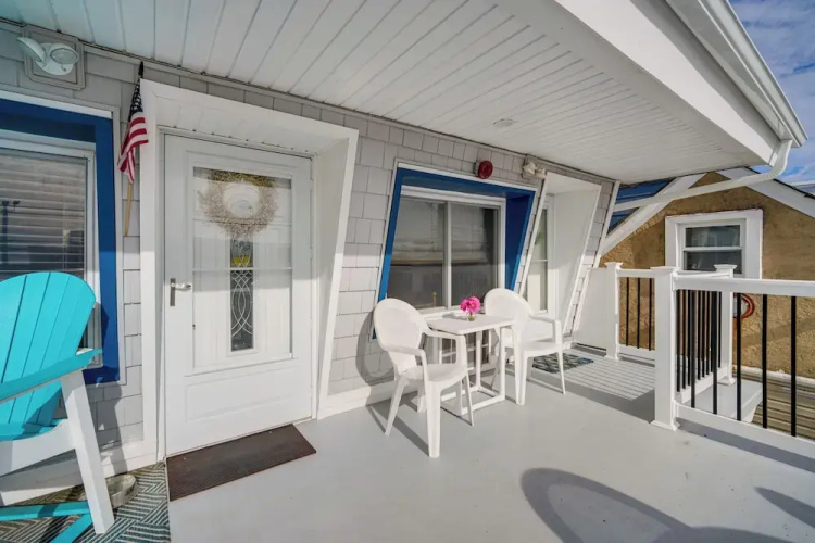Half-block to Beach & Conventions: Wildwood Studio