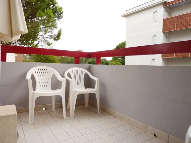 3 Bedrooms Apartment with balcony and with garden view