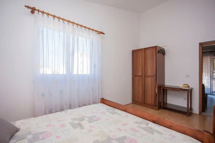 Apartments Maretic