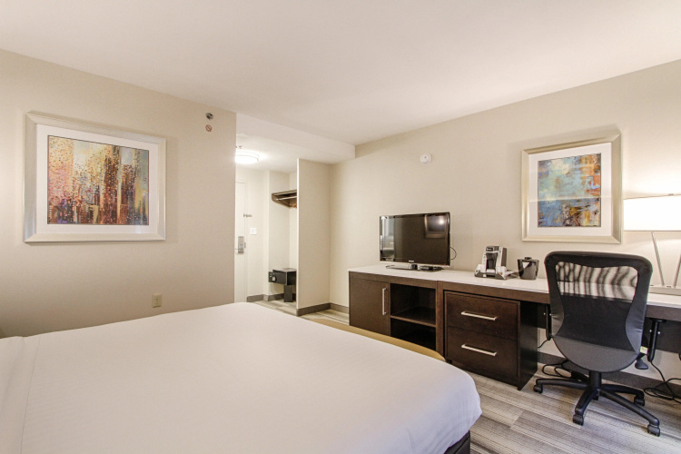 Holiday Inn Express San Diego Downtown photo 7