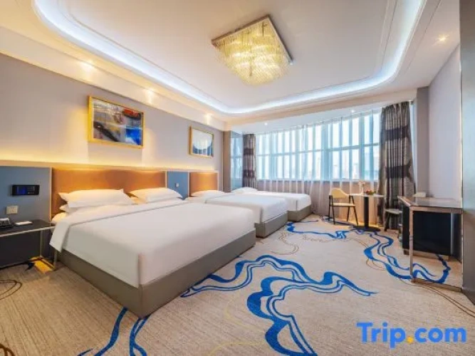 Premier Triple Suite