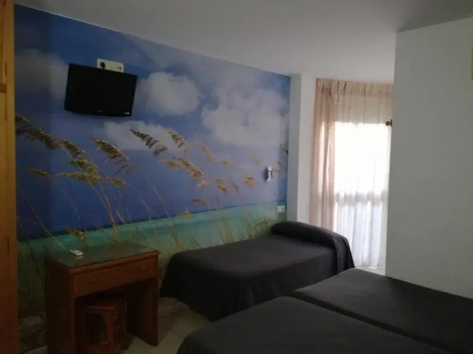 Standard Triple room