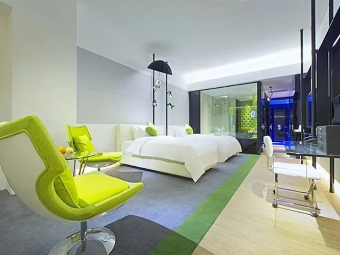 Cineaste Garden Hotel
