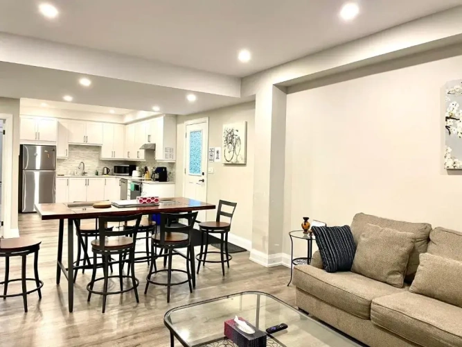 3 Bedrooms Apartment