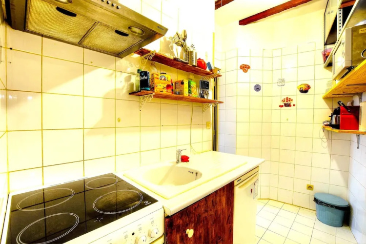 Rustic 1 Bedroom Apartment in Montmarte