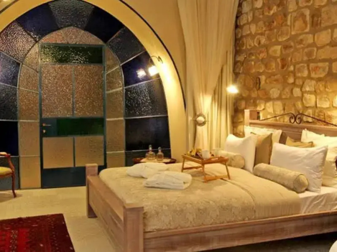Beit Ha'Omanim Hotel