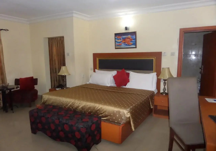 Adna Hotel