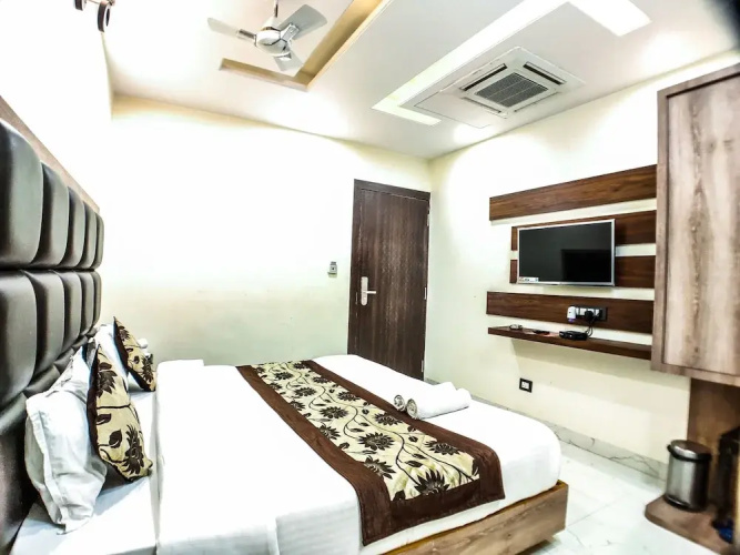 Hotel Orchid Inn