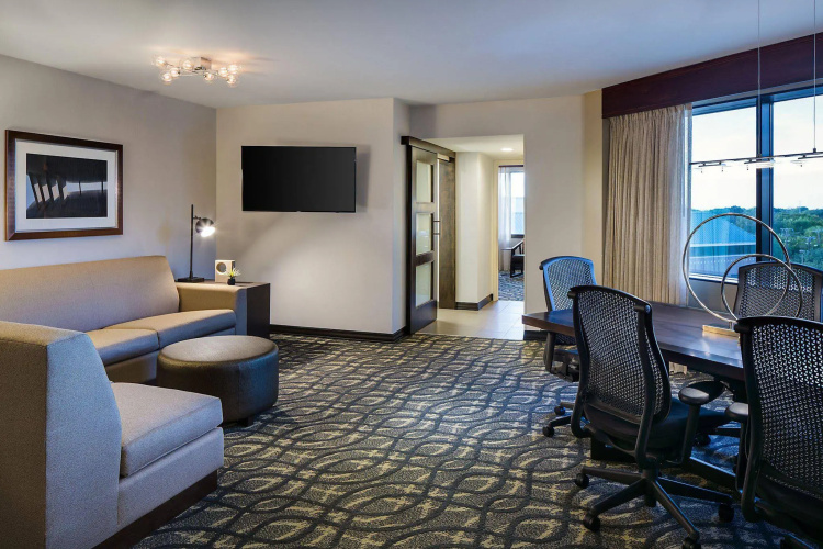 Embassy Suites by Hilton Dallas Love Field photo 9