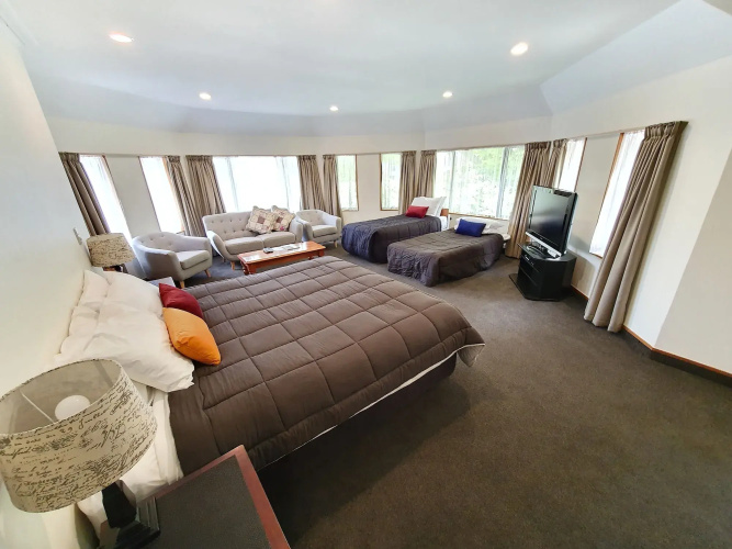 Fitzherbert Castle Motel