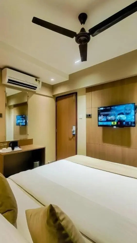 Hotel Falcon Inn