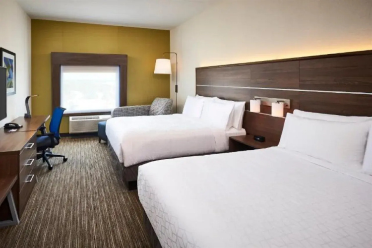 Holiday Inn Express Sarnia - Point Edward by IHG