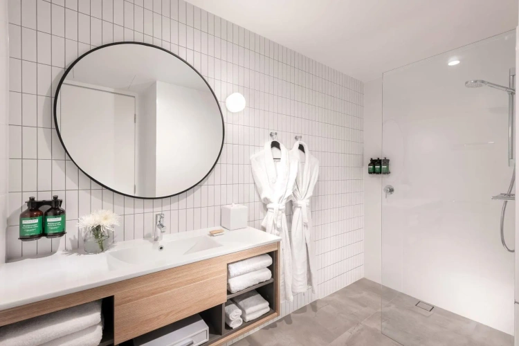 Premium Quadruple room with city view