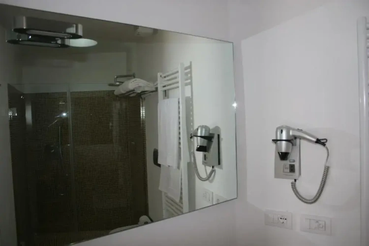 Standard Triple room with sea view