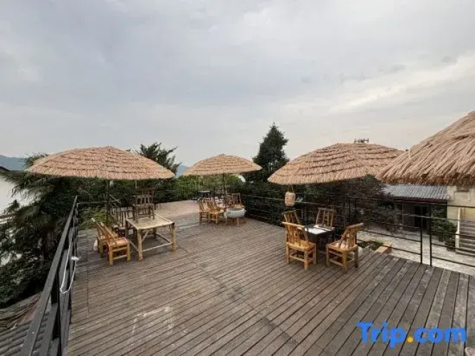 Lixiu Mountain Lodge
